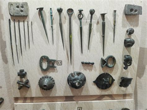 Археологические находки: подсказки в исторических местах