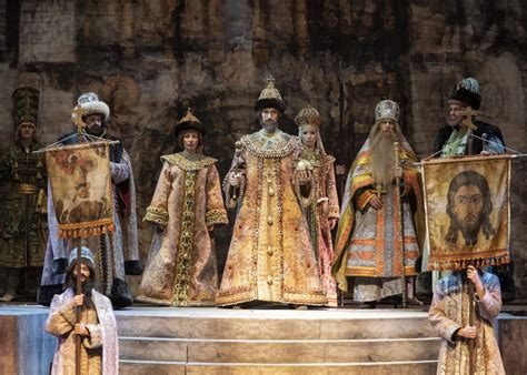 Второй акт оперы "Борис Годунов": столкновение интересов и развитие загадочных сюжетных линий