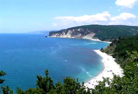Выберите популярные курорты на Черном море для вашего отпуска
