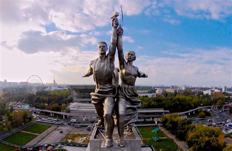 Исторические здания и памятники в родном городе Надежды Ротару