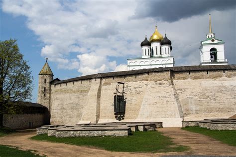 История, архитектура и культурные места правого берега