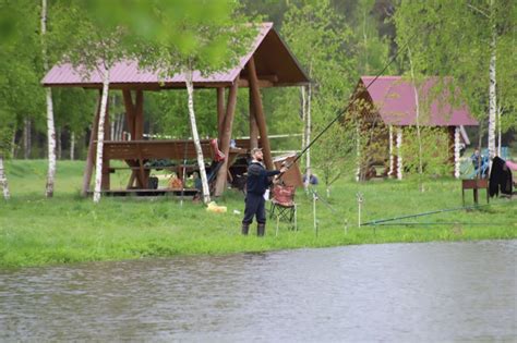 Лазурное озеро: идеальное место для поклонников спокойной рыбалки