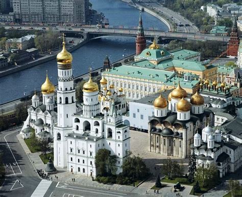 Московский Кремль: историческое сердце России и символ единства