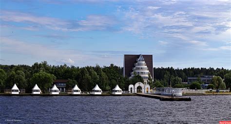 Неповторимые архитектурные достижения правого берега
