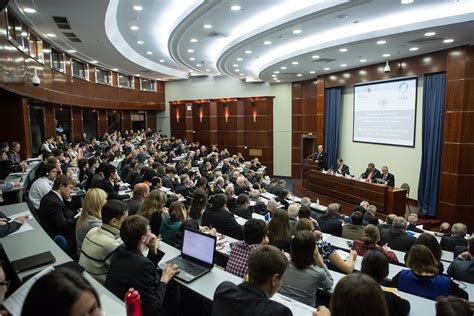 Обмен информацией с экспертами: поиск на конференциях и семинарах