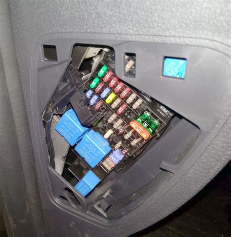 Оптимальная система размещения защитных устройств в автомобиле Рено Степвей