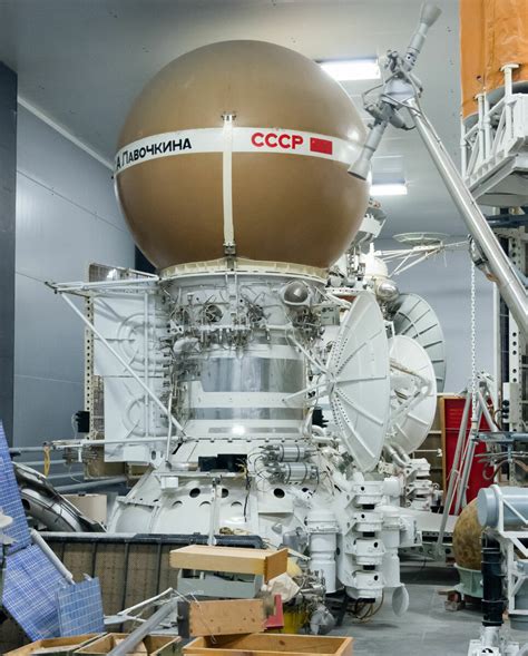 Открытия станции "Венера-13" и их значение для астрономии