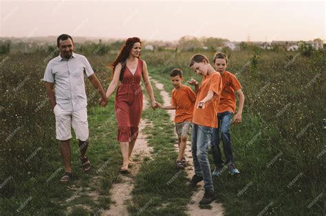 Отличное время с семьей на природе