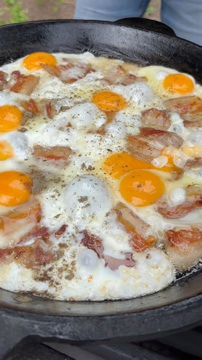 Приготовление вкуснейшей яичницы на натуральном оливковом масле 