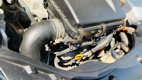 Расположение двигателя в Toyota Prius 20