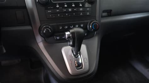 Расположение штатной акустической системы кроссовера Honda CR-V третьего поколения