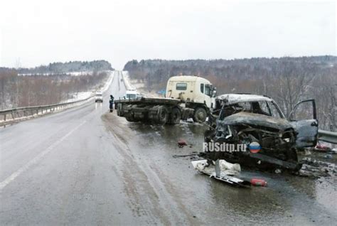 Расположение элемента безопасности освещения в автомобиле Toyota Land Cruiser Prado 120