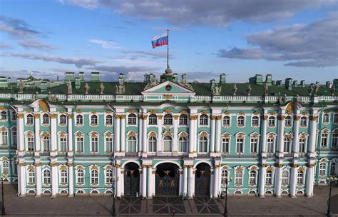 Эрмитаж: центр мирового искусства и возможности увидеть символ России