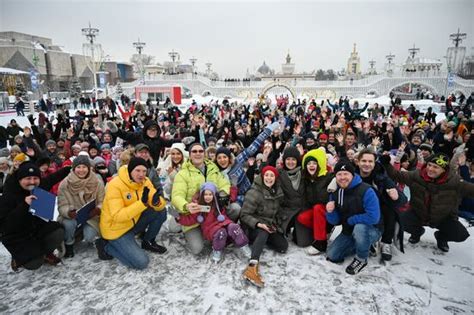 Атмосфера на катке ВДНХ 1 января