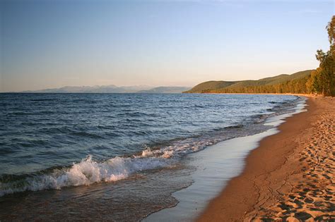 Безопасность купания в Байкале в августе