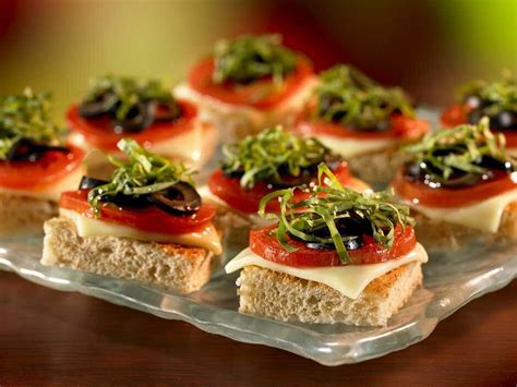 Вкусные и оригинальные сочетания вишенки на праздничном столе