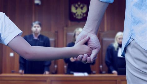 Возможность отказа от родительских прав: причины и последствия