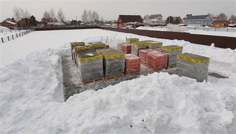 Зимнее хранение керамзитобетонных блоков на улице