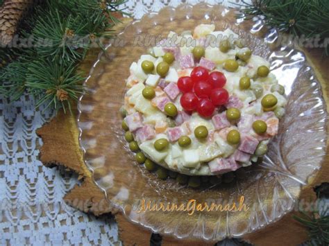 Ингредиенты для оливье с копченой колбасой