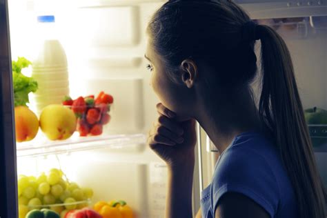 Какие продукты лучше избегать перед сном