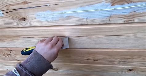 Нанесение фасадной краски на деревянные поверхности