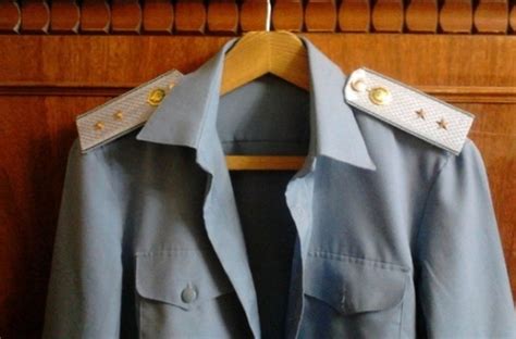 Погоны на рубашке под кителем: верное сочетание в военной форме