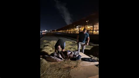 Подготовка к купанию в Дубае в апреле