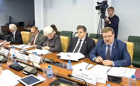 Политические и юридические аспекты конфликта компетенций