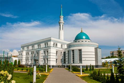 Положительные и отрицательные мнения по поводу посещения женщинами мечетей в Казани