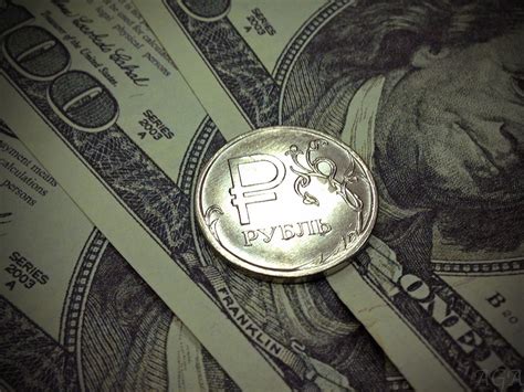 Прогнозы экспертов относительно исчезновения доллара в России