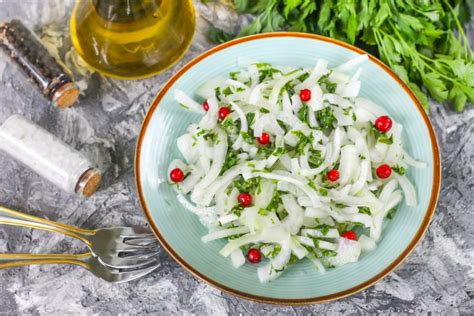 Рецепт соления репчатого лука в бочке