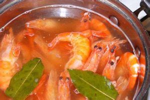 Секреты вкусной варки креветок и кальмаров