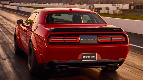 Технологии и инновации в Dodge Challenger