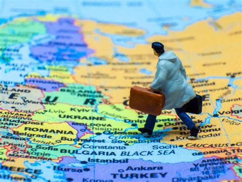 Трудовая миграция в Европе: шансы для русских граждан